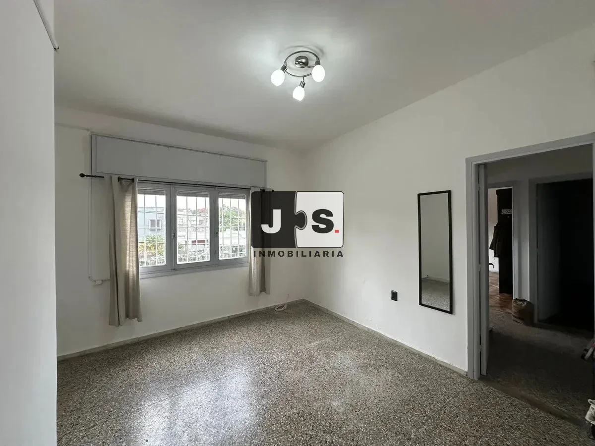 Alquilo Casa 2 dormitorios sin gastos comunes Unión - Imagen 1