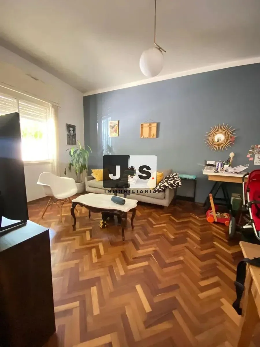 Alquilo Casa 3 dormitorios con patio y garaje Pocitos - Imagen 2
