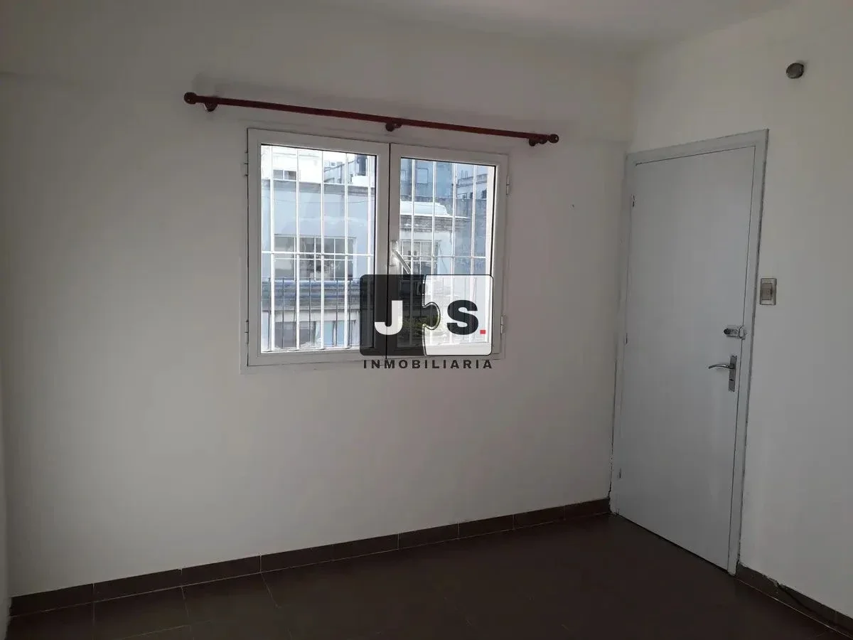 Alquilo apartamento penthouse 1 dormitorio Centro - Imagen 3