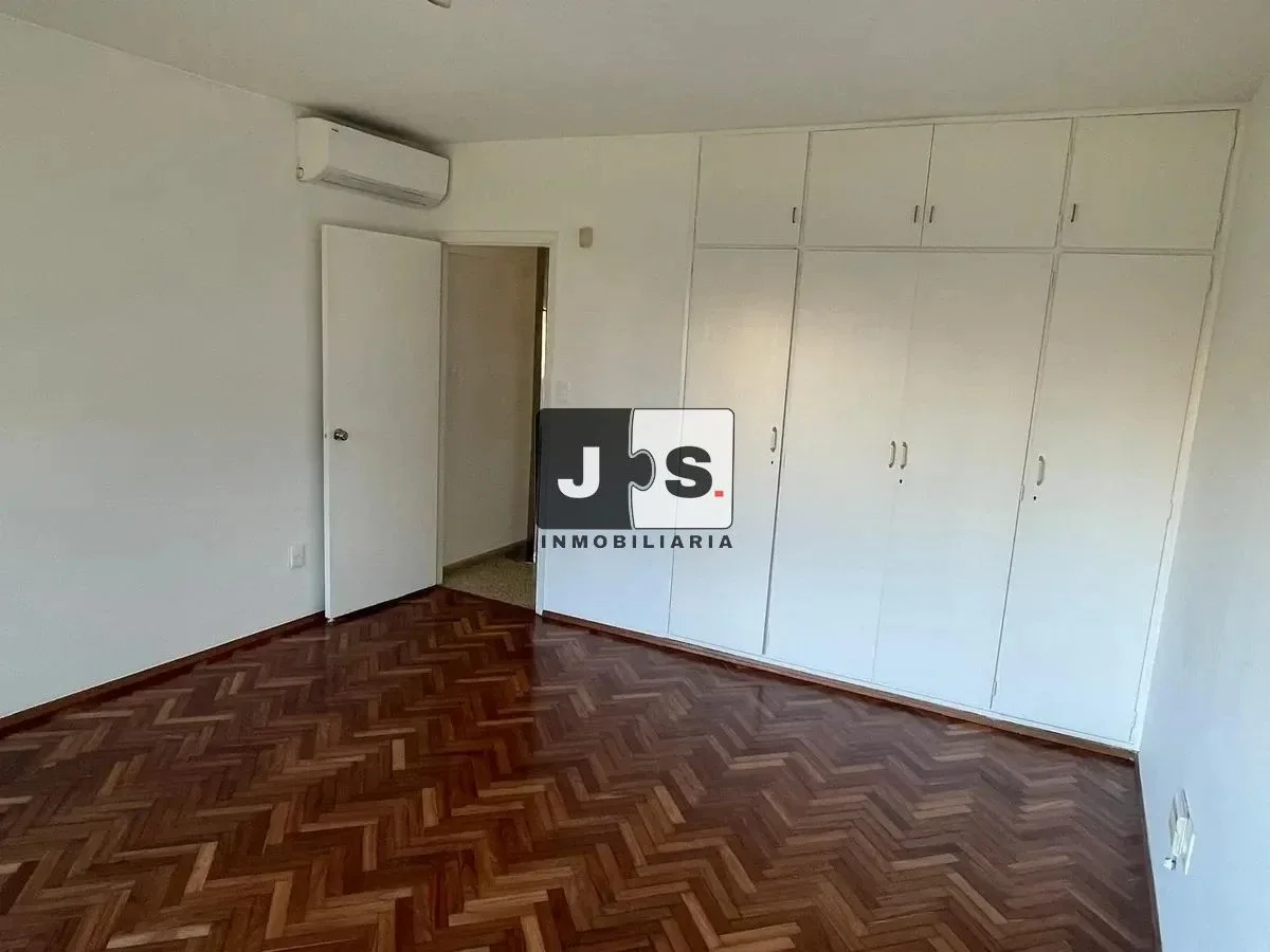 Casa en alquiler c/ cochera en Punta Gorda - Imagen 2