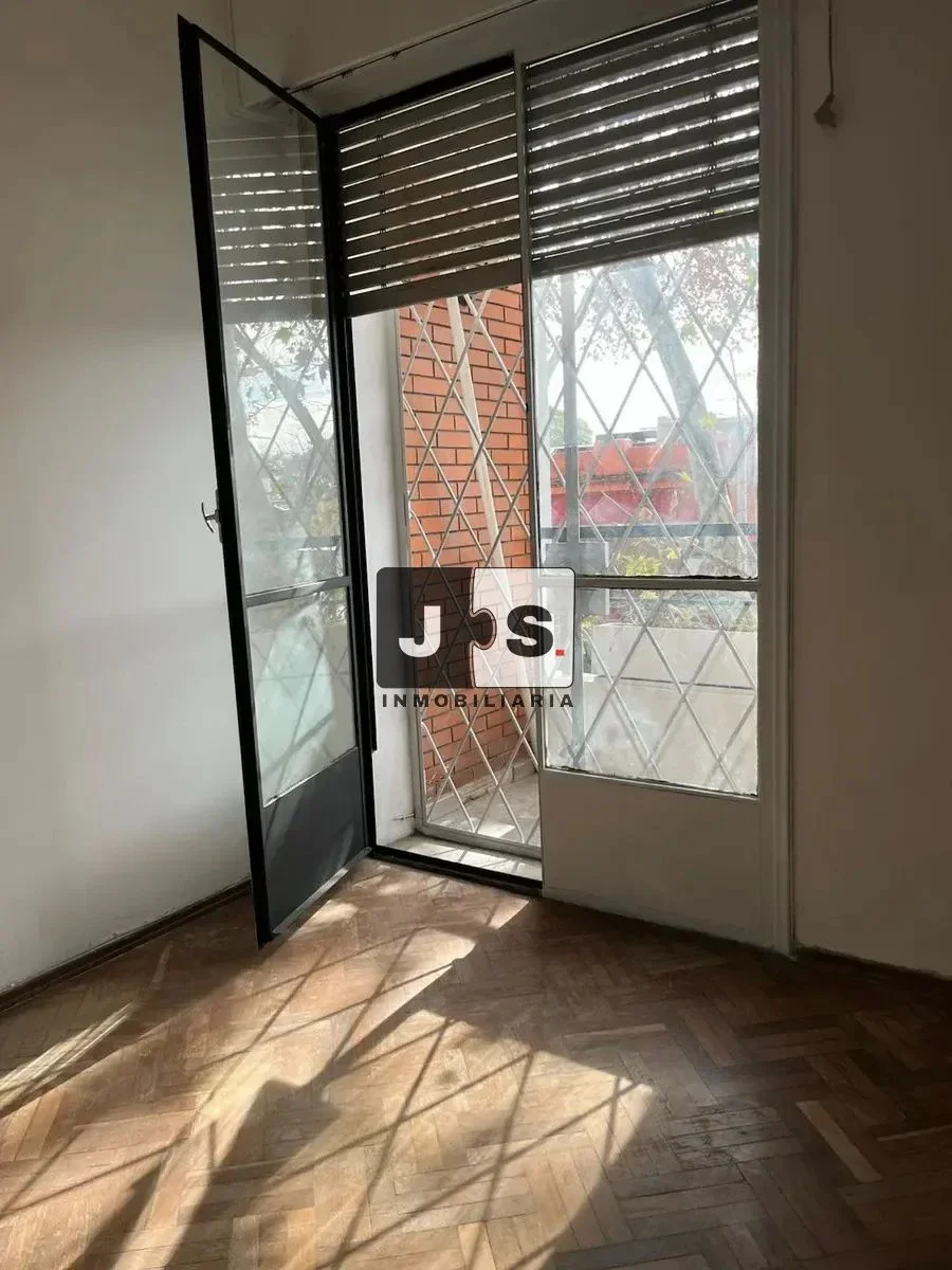 Apartamento en alquiler en La Comercial - Imagen 2