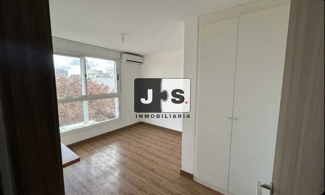 Alquilo apartamento en el Centro - Imagen 1