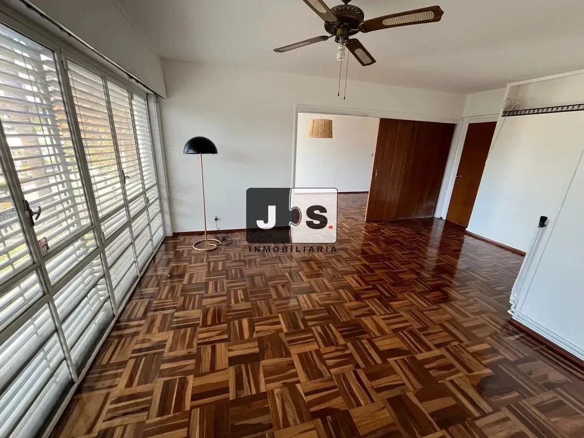 Alquilo Apartamento 2 dormitorios con garaje en el Prado - Imagen 1