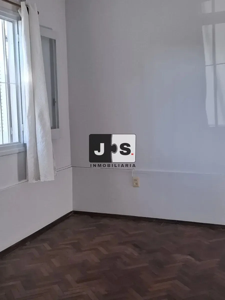 Alquilo Casa PH 2 dormitorios con garaje en Buceo - Imagen 5