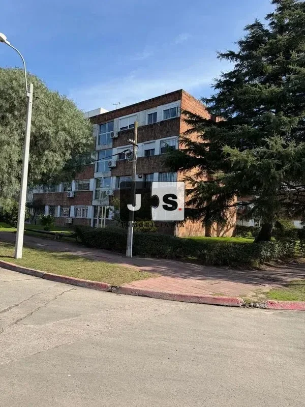 Alquilo Apartamento 3 dormitorios en Punta Gorda - Imagen 2