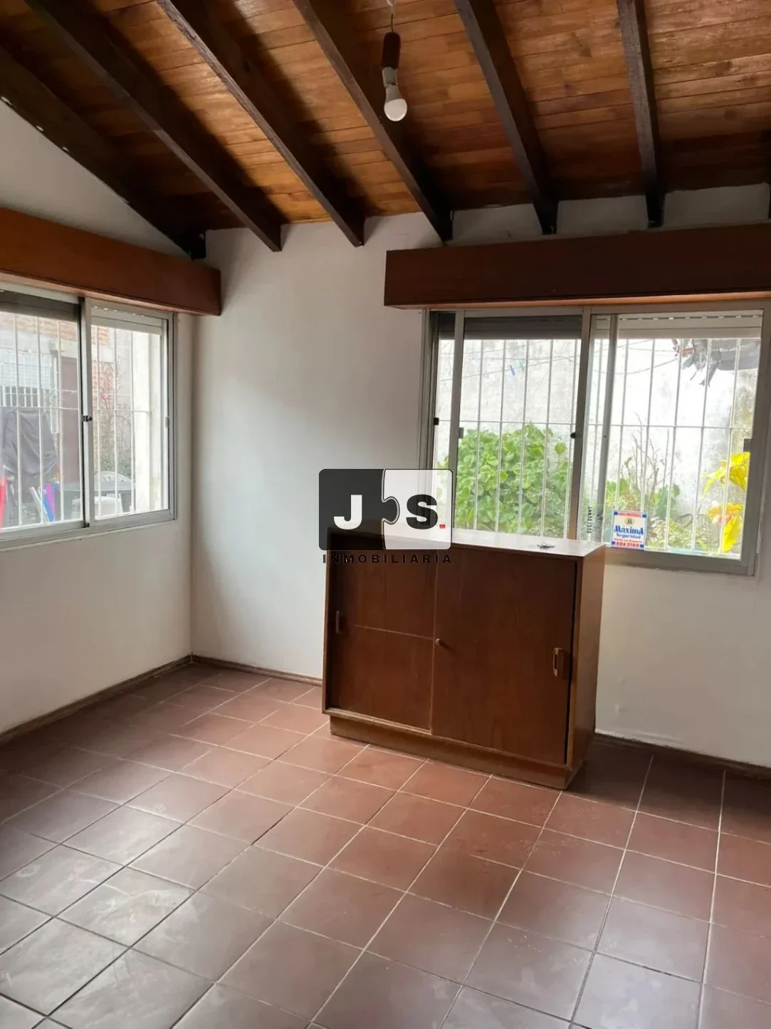 Alquilo casa de 2 dormitorios c/patio  Barrio Atahualpa - Imagen 3