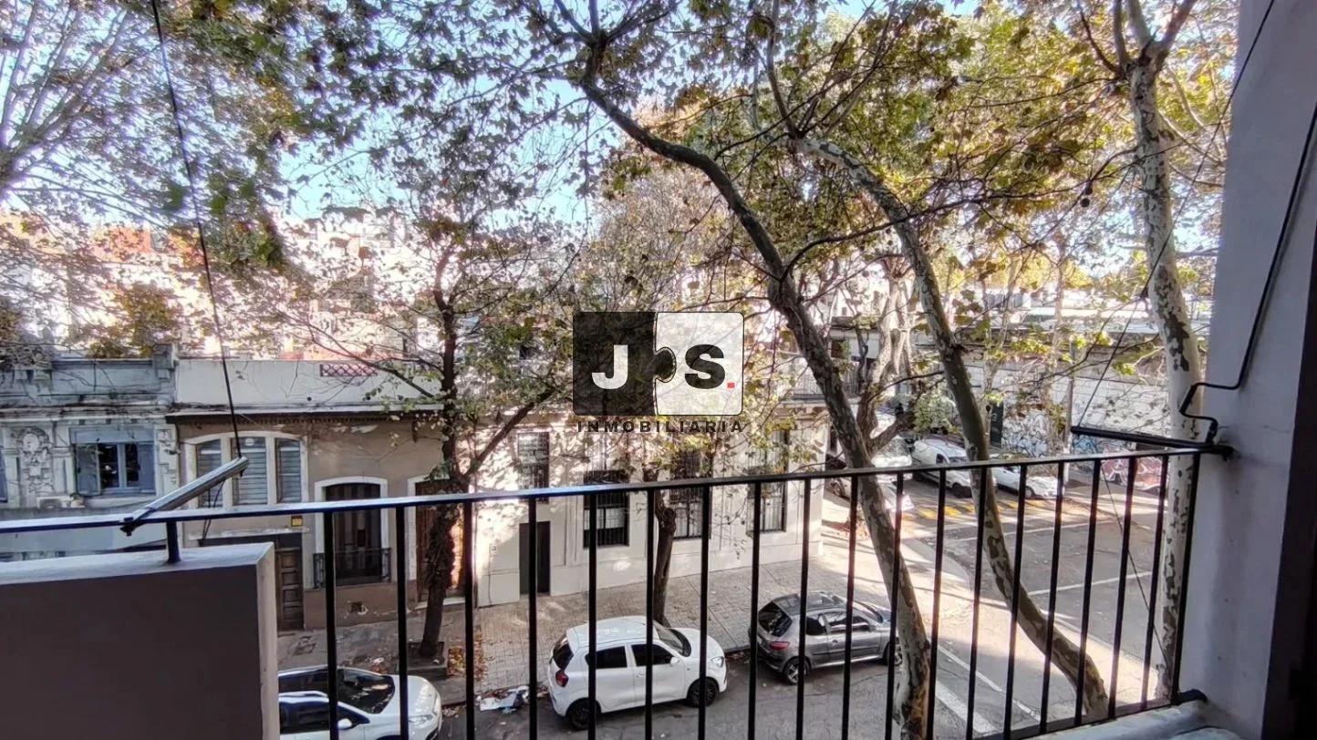 Alquilo Apartamento 2 dormitorios balcon y cochera Cordón - Imagen 3