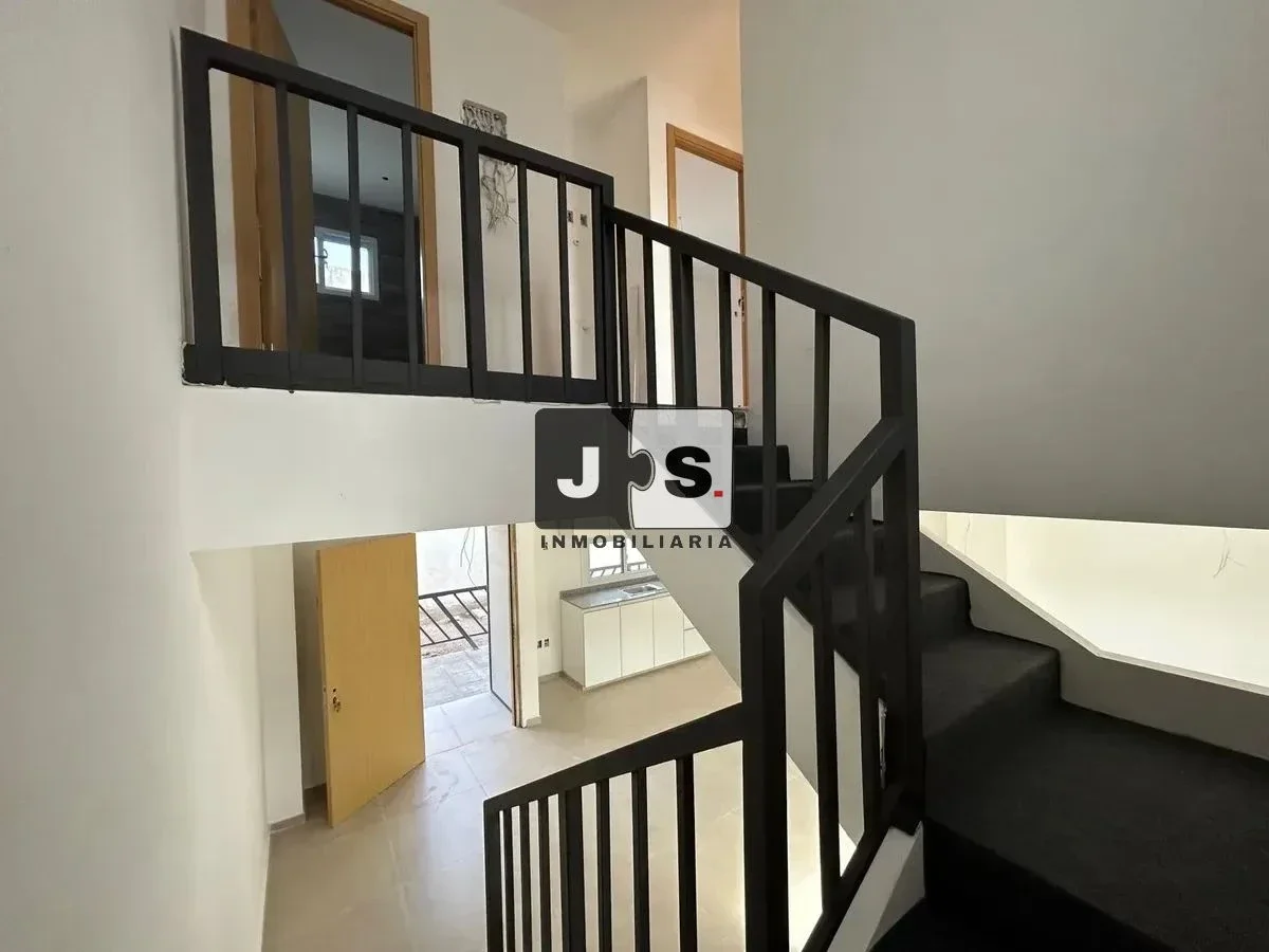 Alquilo apartamento 2 dormitorios c/ cochera Barrio Malvin - Imagen 1