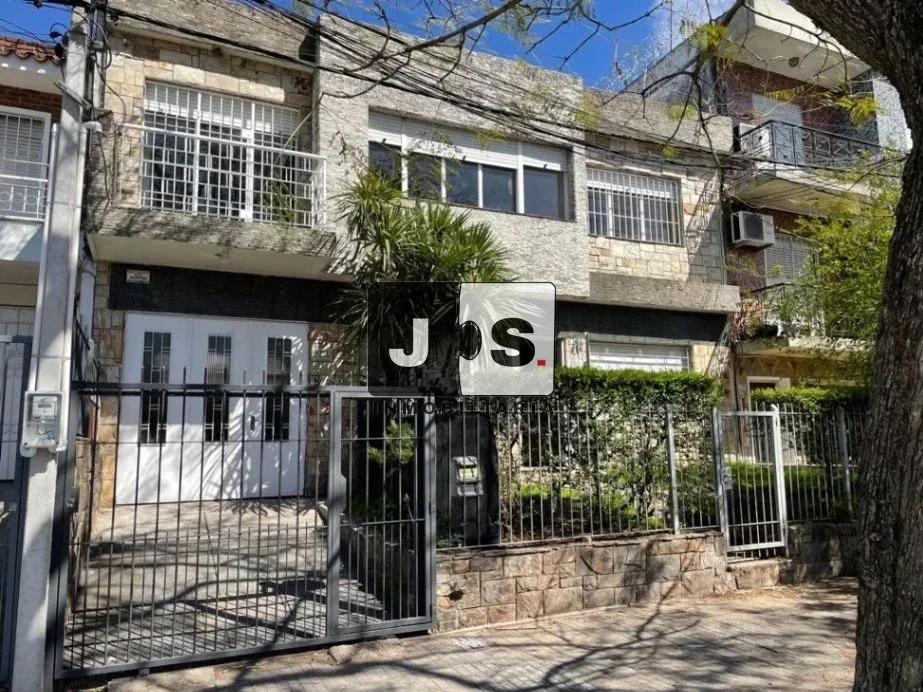 Casa en alquiler c/ cochera en Buceo - Imagen 1