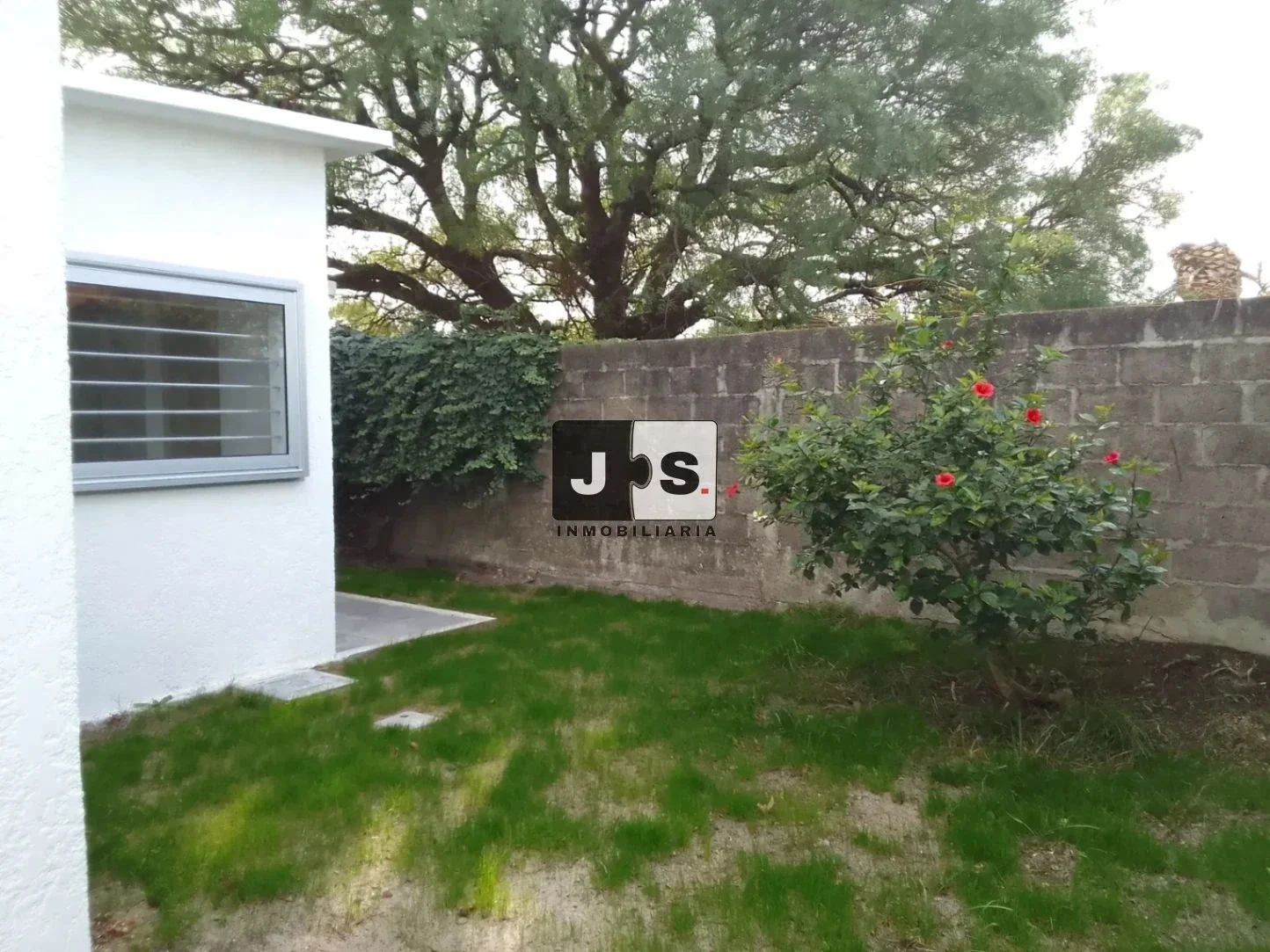 Alquilo Casa a estrenar 2 dormitorios y 2 baños con cochera en Solymar - Imagen 5
