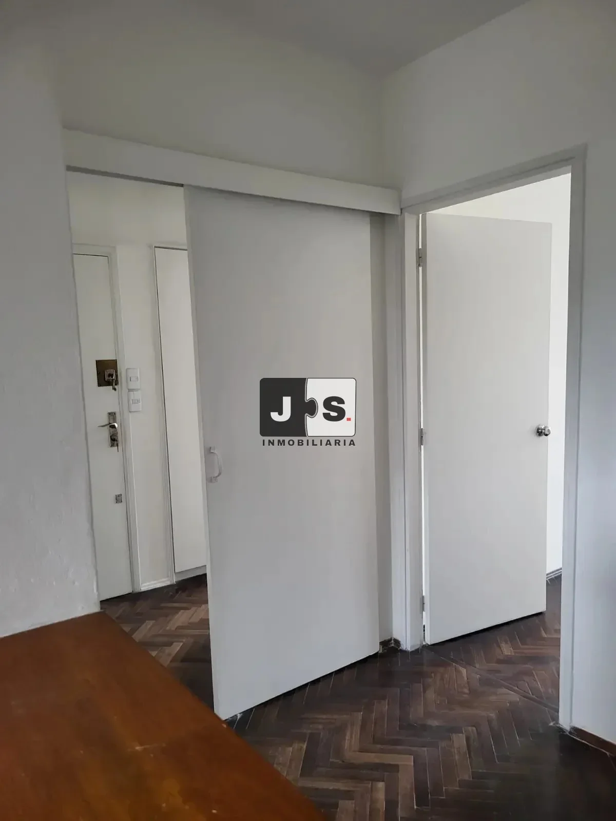 Alquiler apartamento un dormitorio en Ciudad vieja con cochera - Imagen 4