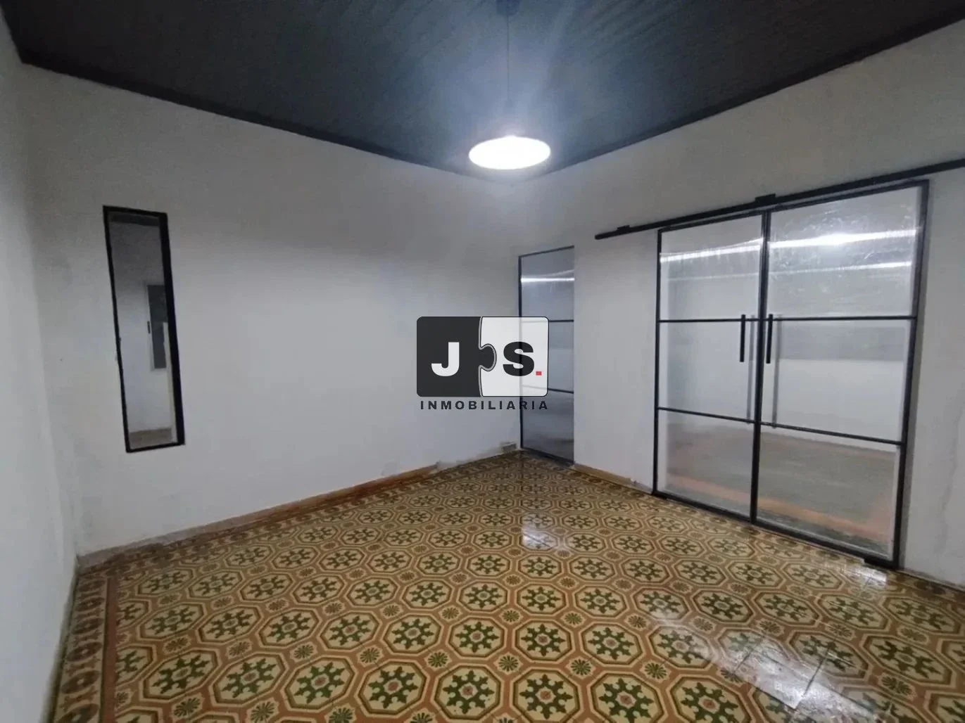 Casa en alquiler c/ cochera en Cerro - Imagen 1