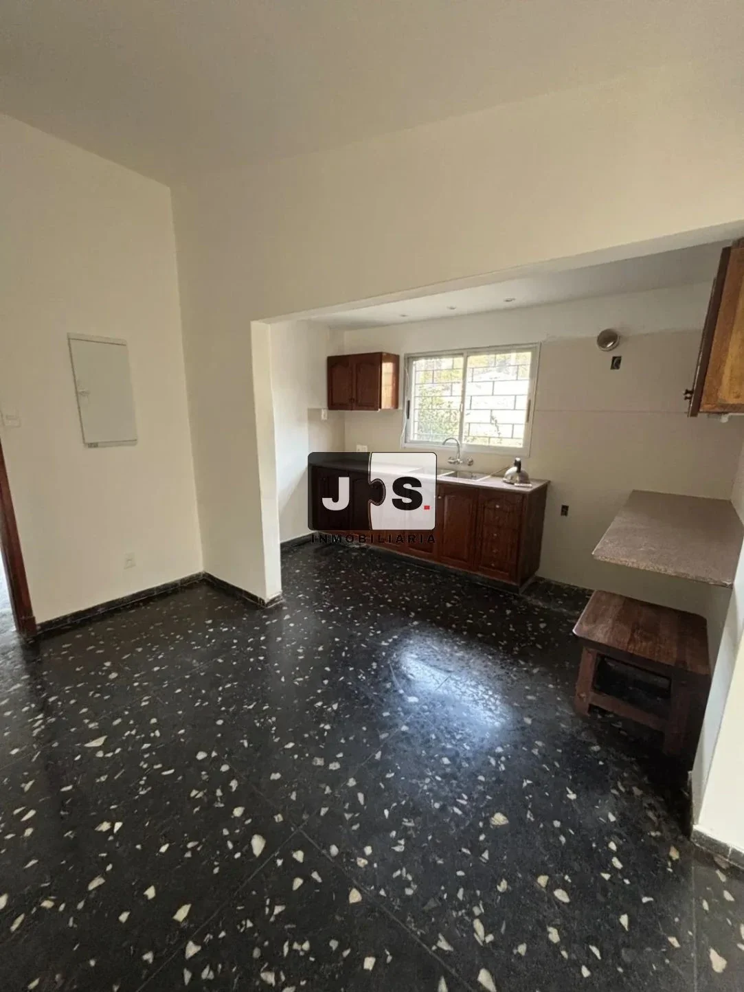 Alquilo casa de 4 dormitorios c/garage Barrio Carrasco - Imagen 3