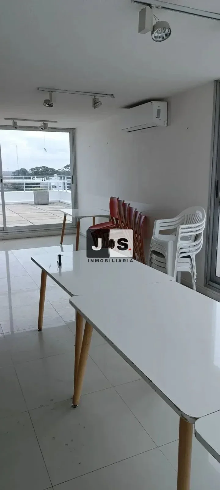 Apartamento en alquiler en Tres Cruces - Imagen 2