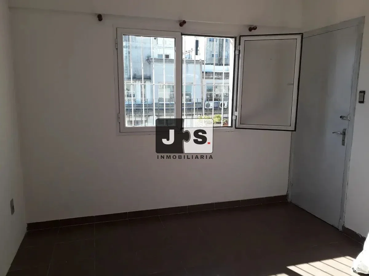 Alquilo apartamento penthouse 1 dormitorio Centro - Imagen 5