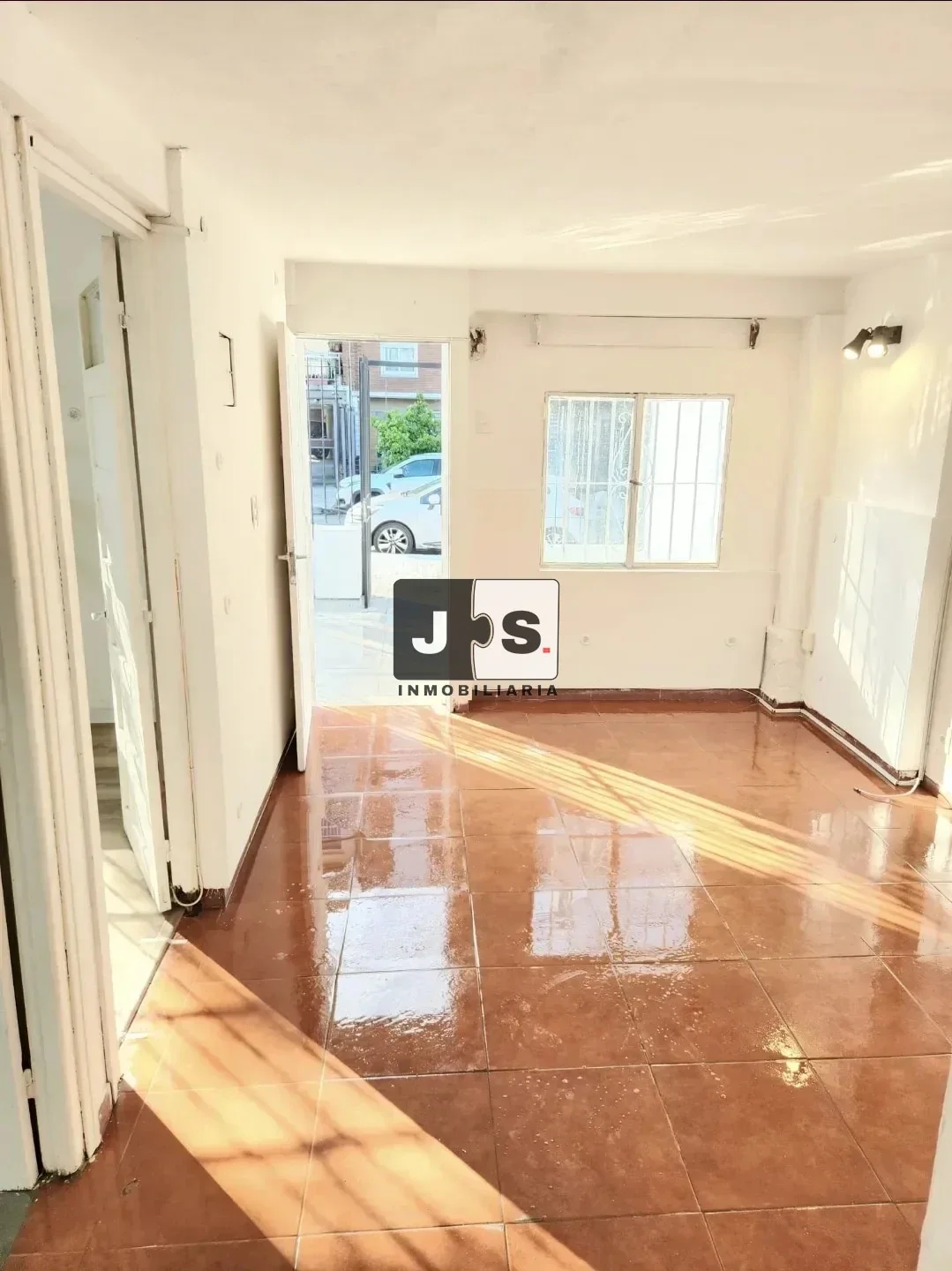 Alquilo casa 1 dormitorio con lugar para auto La Blanqueada - Imagen 5