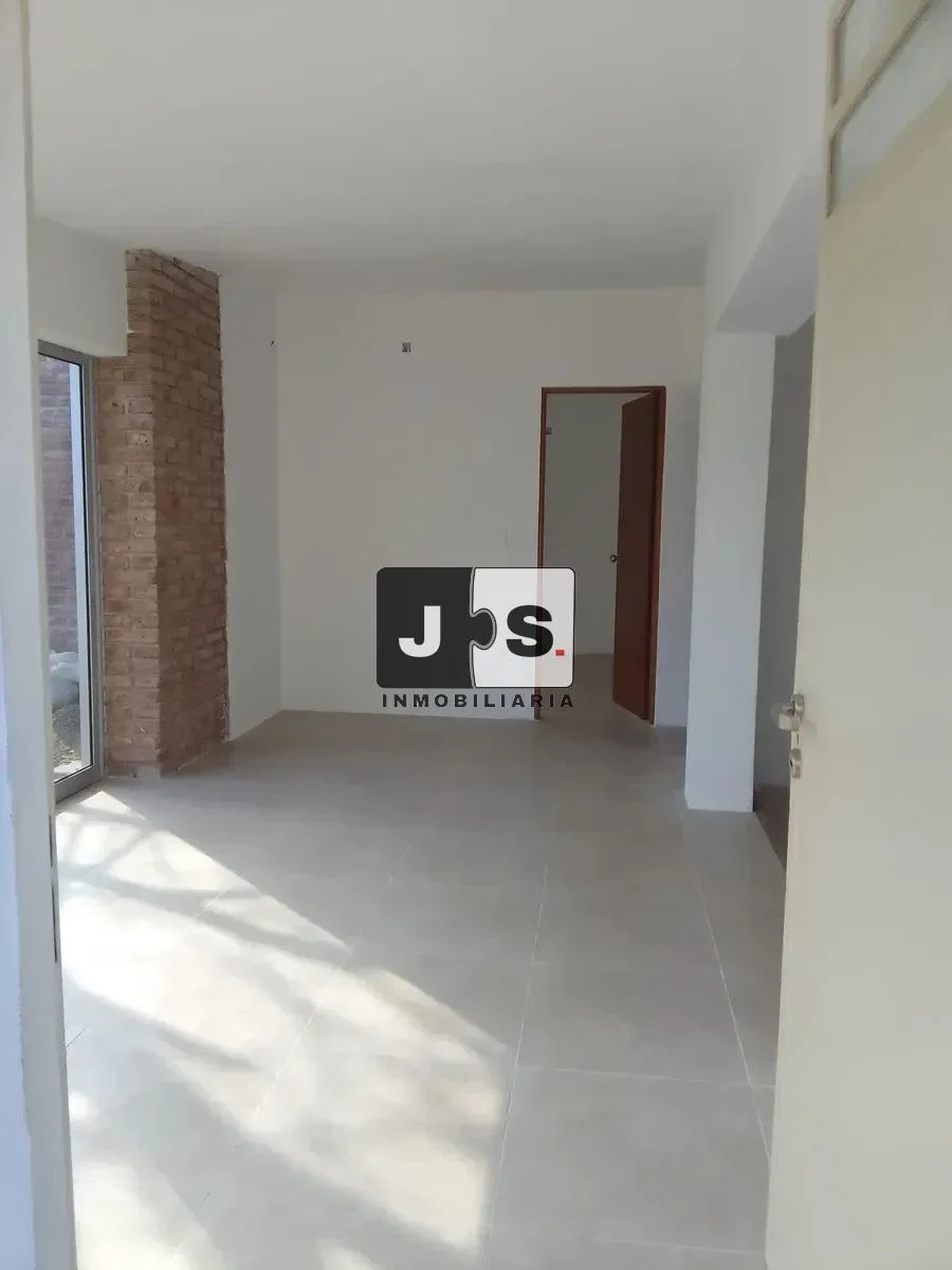 Alquilo Casa a estrenar 2 dormitorios y 2 baños con cochera en Solymar - Imagen 2