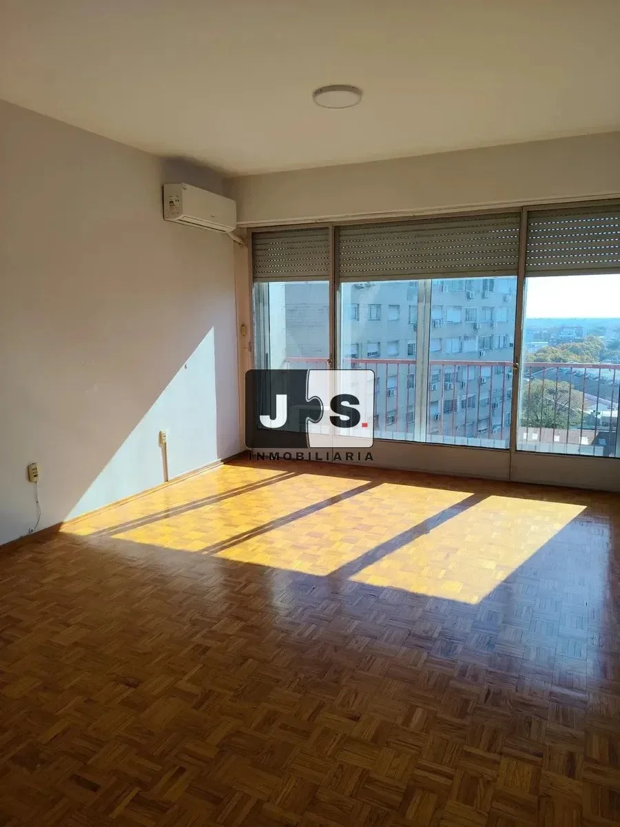 Alquilo Apartamento 3 dormitorios 2 baños Tres Cruces - Imagen 3