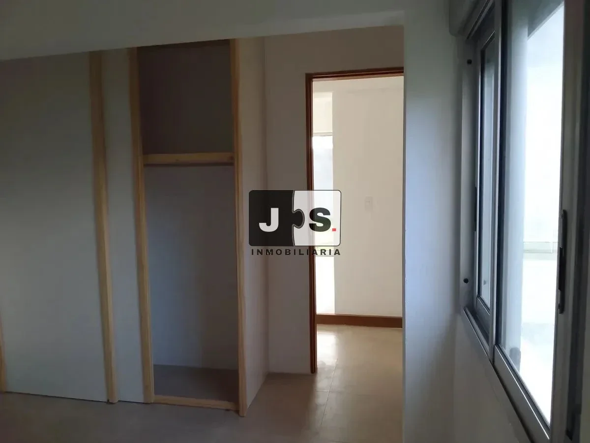 Alquilo Casa a estrenar 2 dormitorios y 2 baños con cochera en Solymar - Imagen 4