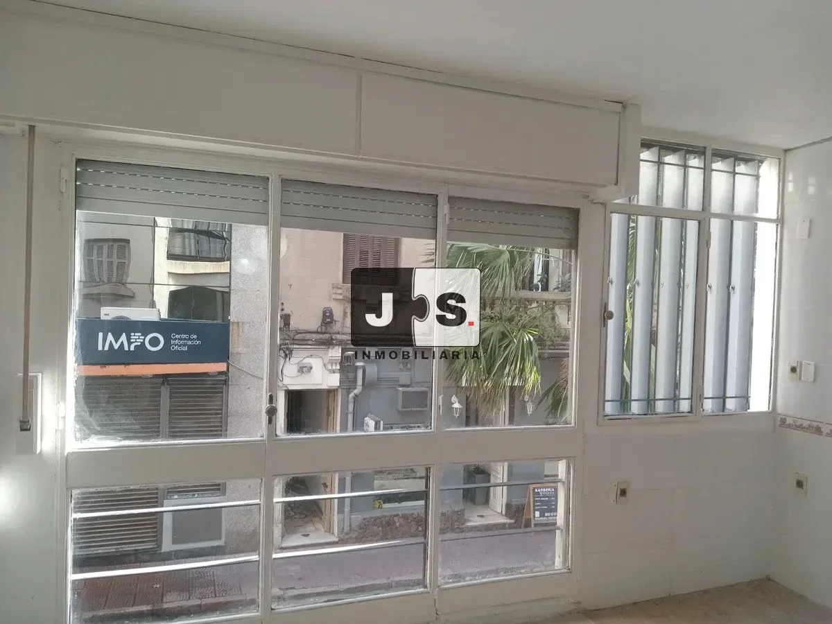 Alquilo Apartamento 1 dormitorio 2 baños Centro - Imagen 1