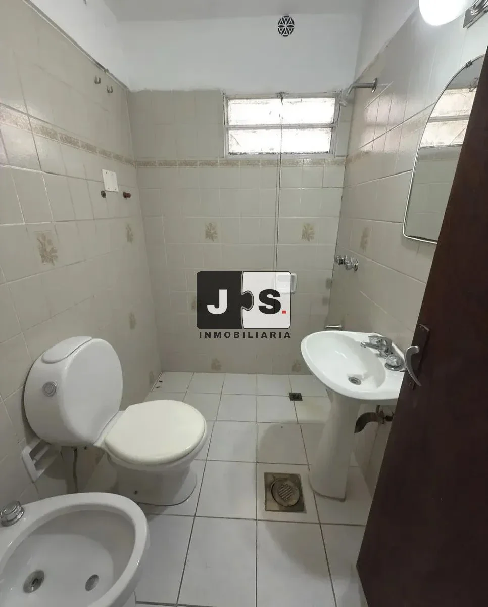 Alquilo Apartamento 1 dormitorio y patio Tres Cruces - Imagen 3