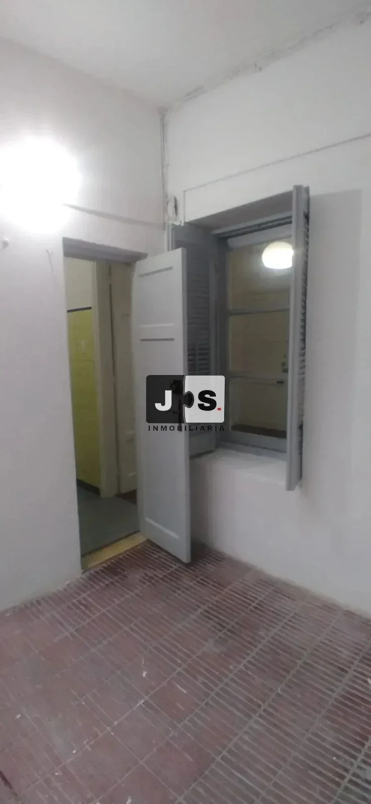 Alquilo apartamento 1 dormitorio con patio Centro - Imagen 5
