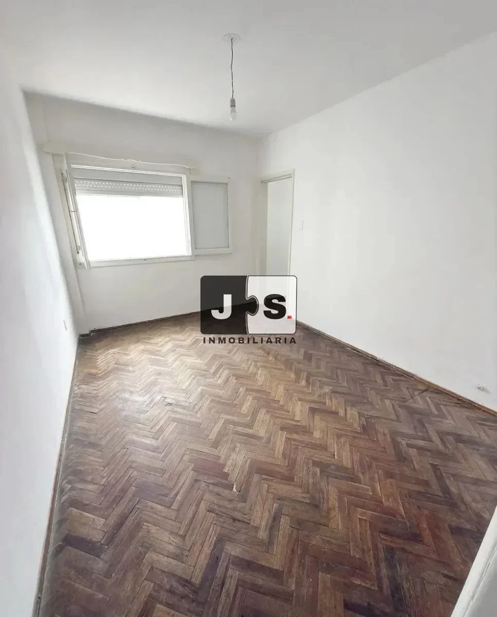 Alquilo Apartamento 1 dormitorio y patio Tres Cruces - Imagen 2