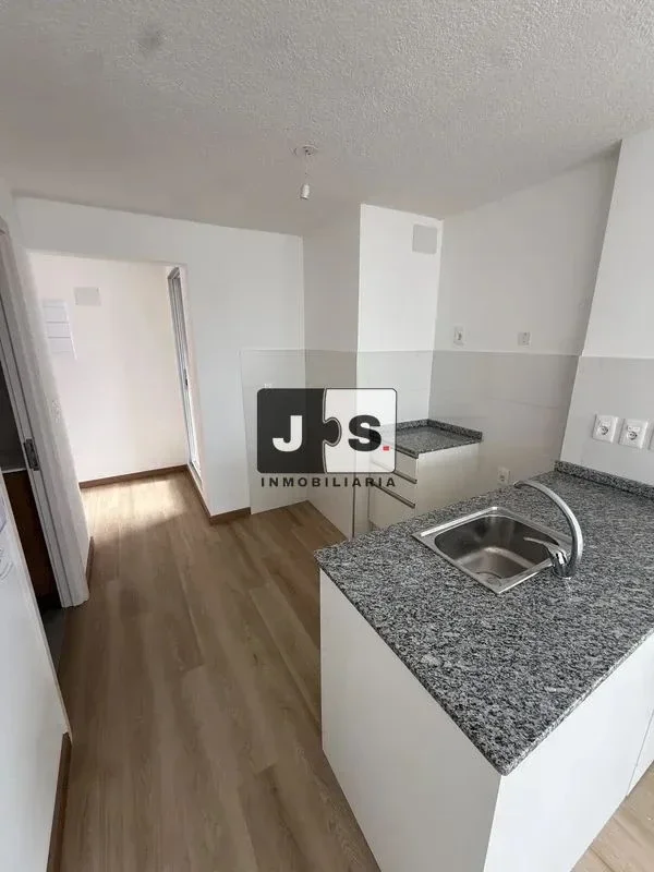 Apartamento en alquiler c/ cochera en Barrio Sur - Imagen 2