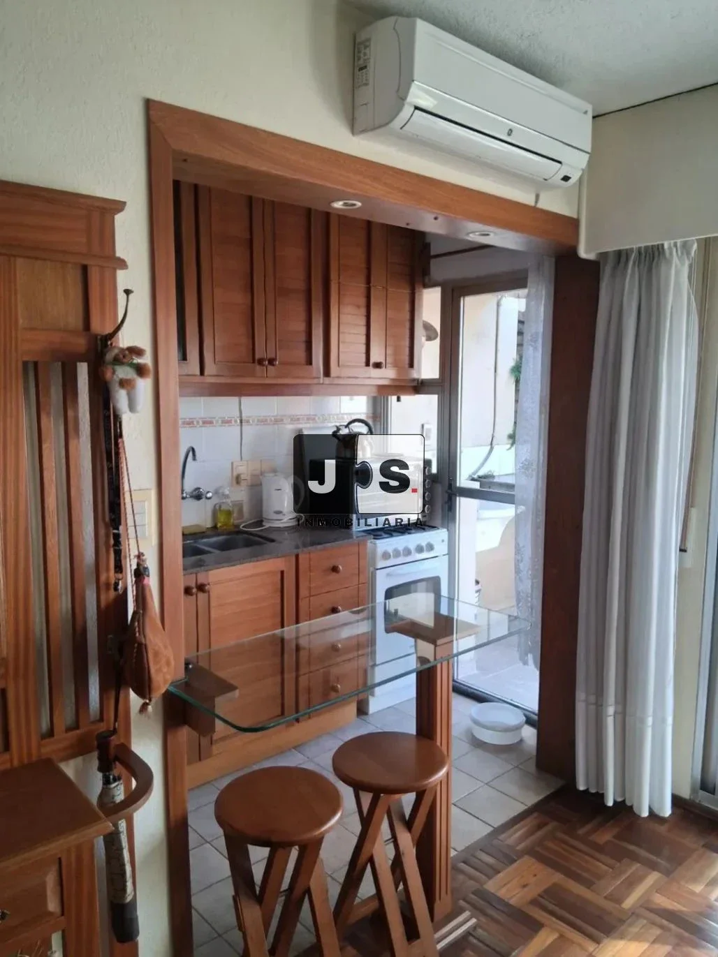 Alquilo apartamento 2 dormitorios c/cochera Barrio Pocitos - Imagen 3