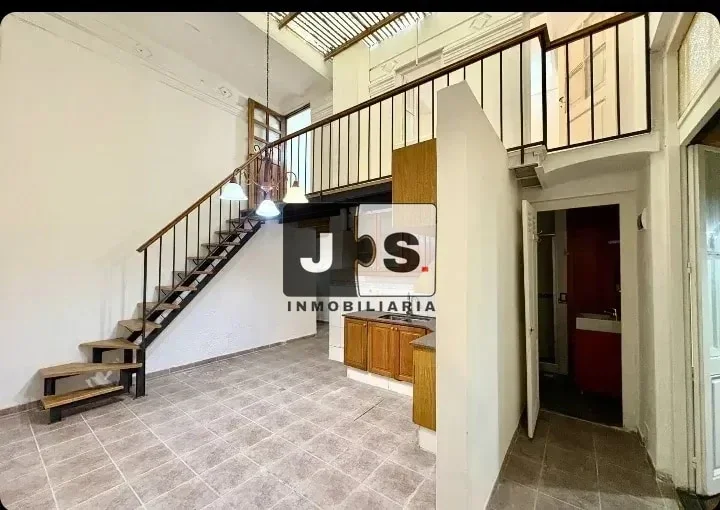 Alquilo casa 5 dormitorios sin gastos comunes Barrio Palermo - Imagen 2