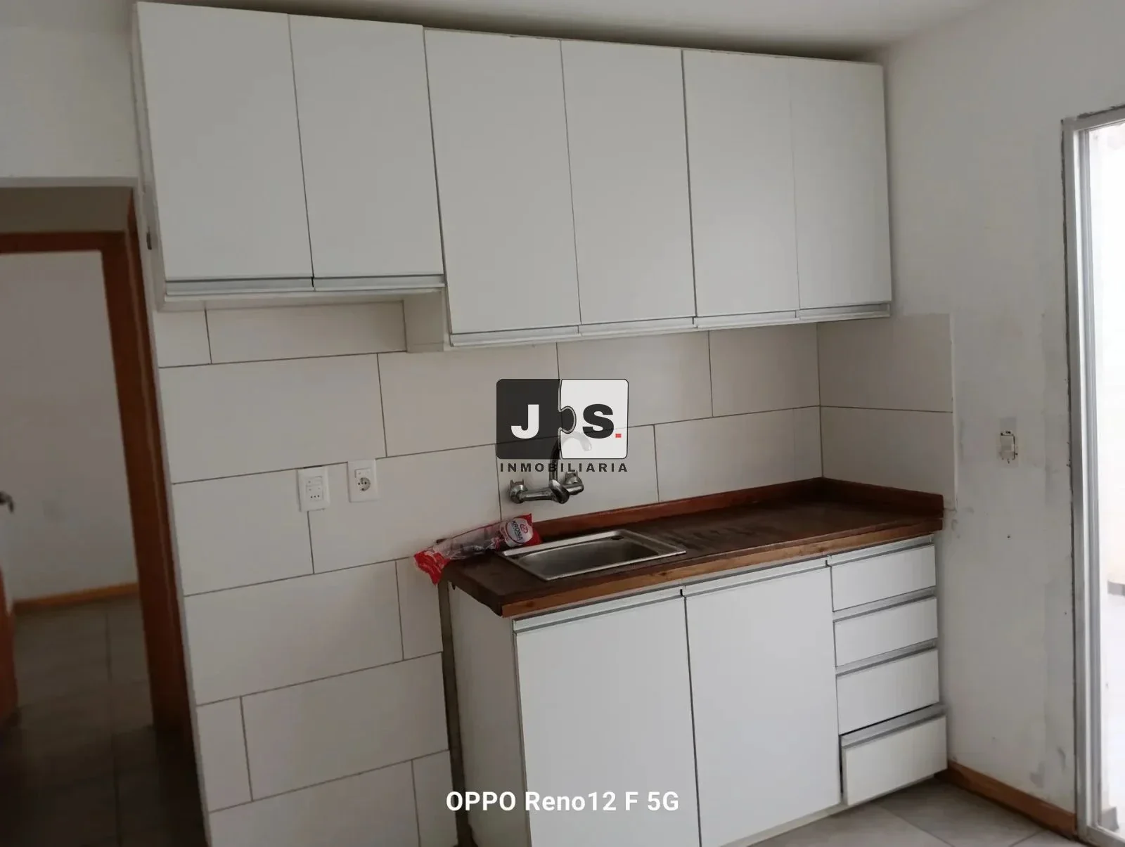 Apartamento en alquiler c/ cochera en Cerrito - Imagen 2