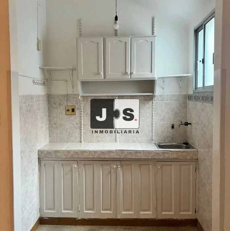 Apartamento en alquiler en Centro - Imagen 2