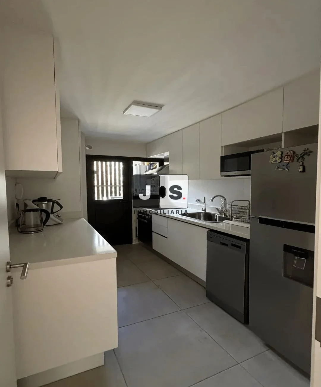Casa en alquiler c/ cochera en Parque Miramar - Imagen 3