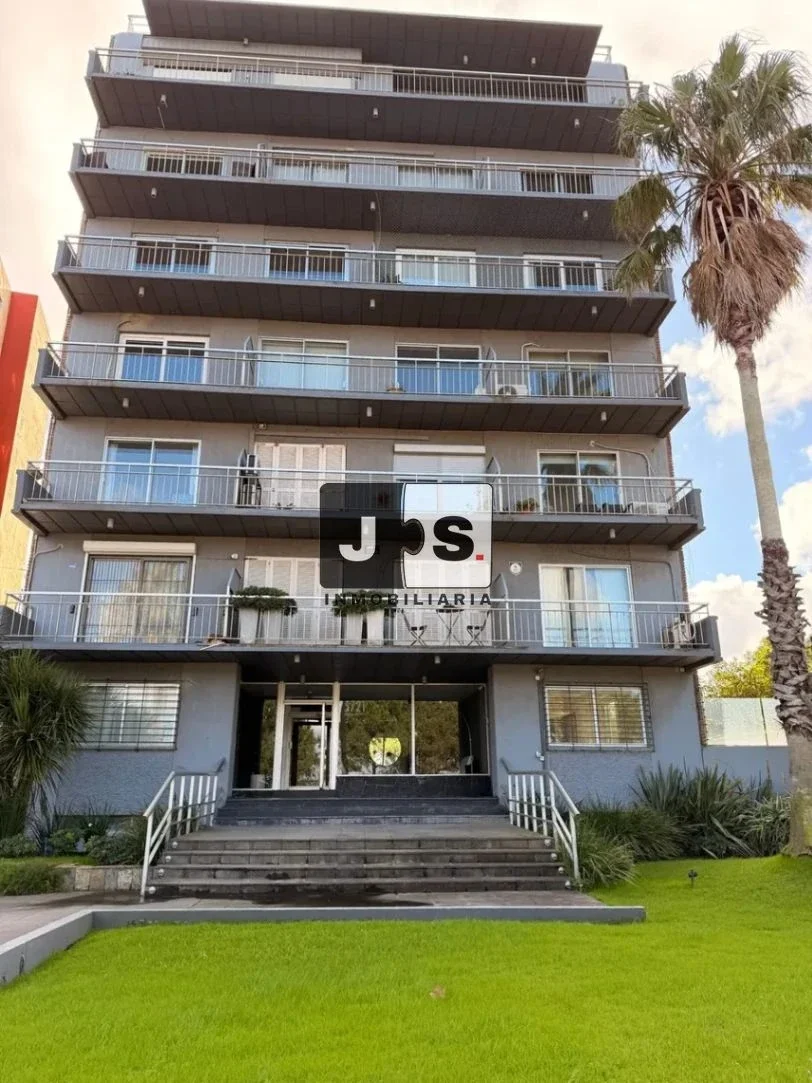 Apartamento en alquiler c/ cochera en Punta Gorda - Imagen 1