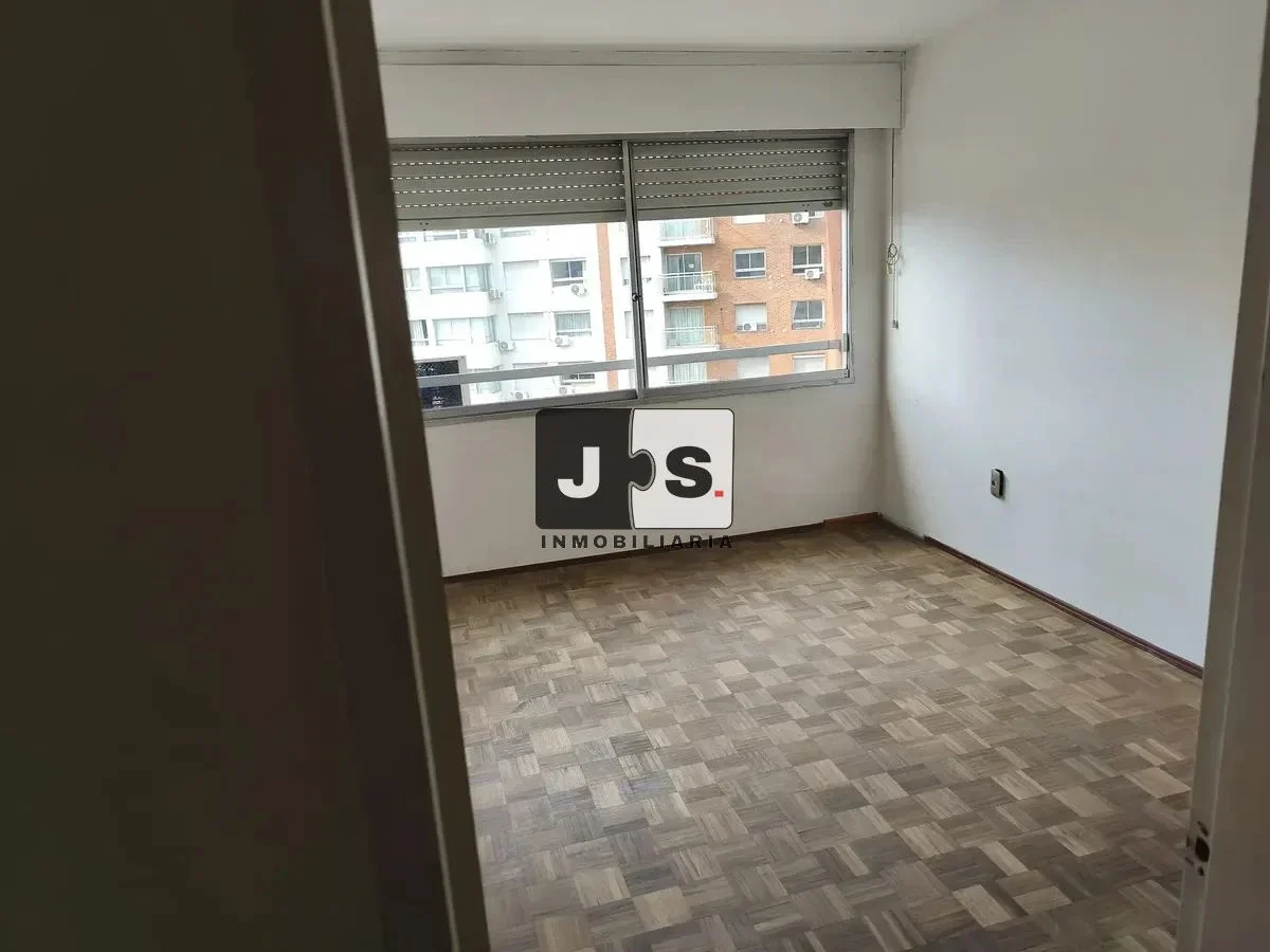 Apartamento en alquiler en Tres Cruces - Imagen 1