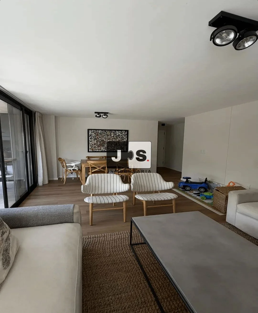 Casa en alquiler c/ cochera en Parque Miramar - Imagen 1