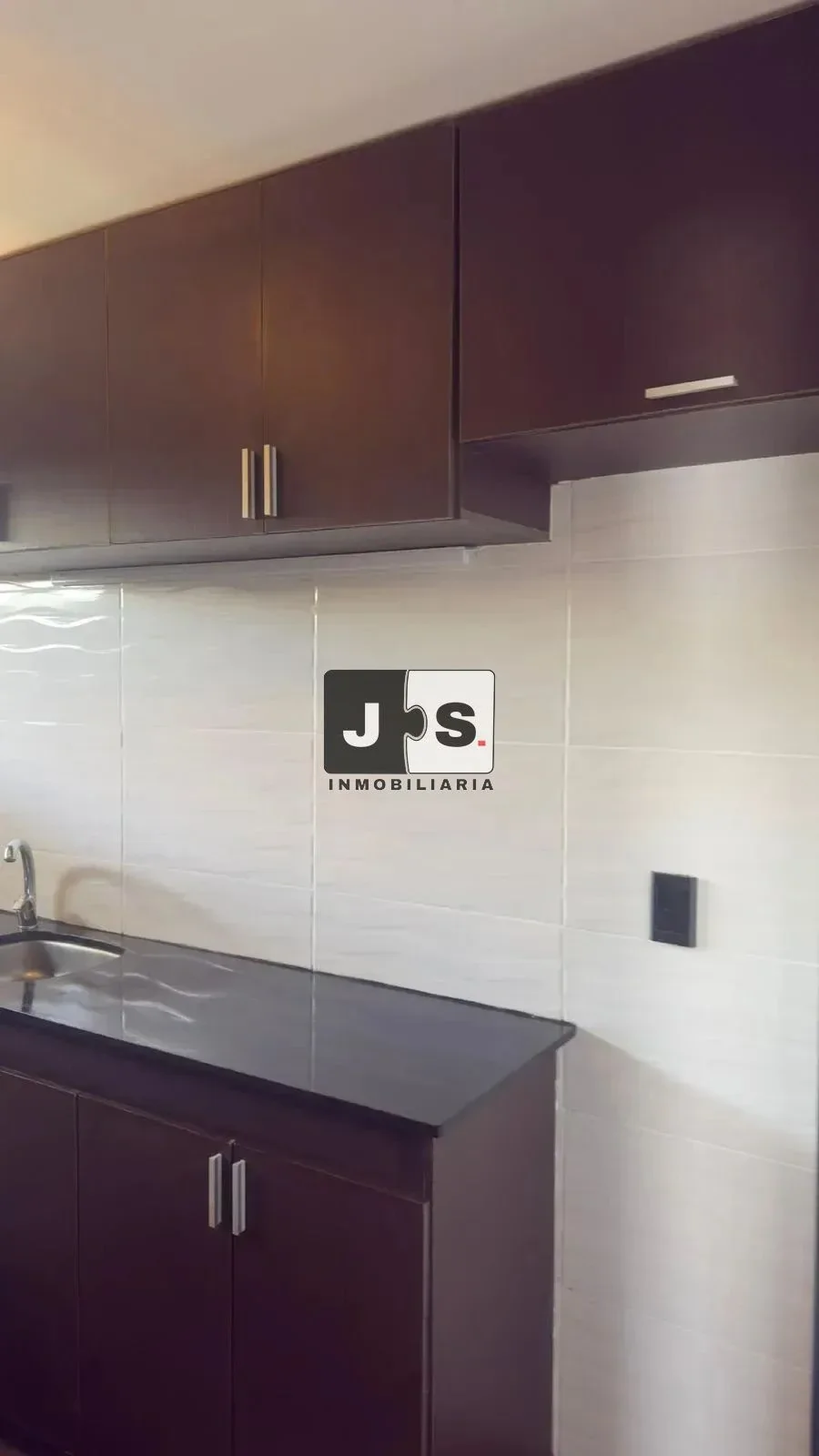 Alquilo apartamento tipo casa 2 dormitorios con patio y garaje  La Blanqueada - Imagen 5