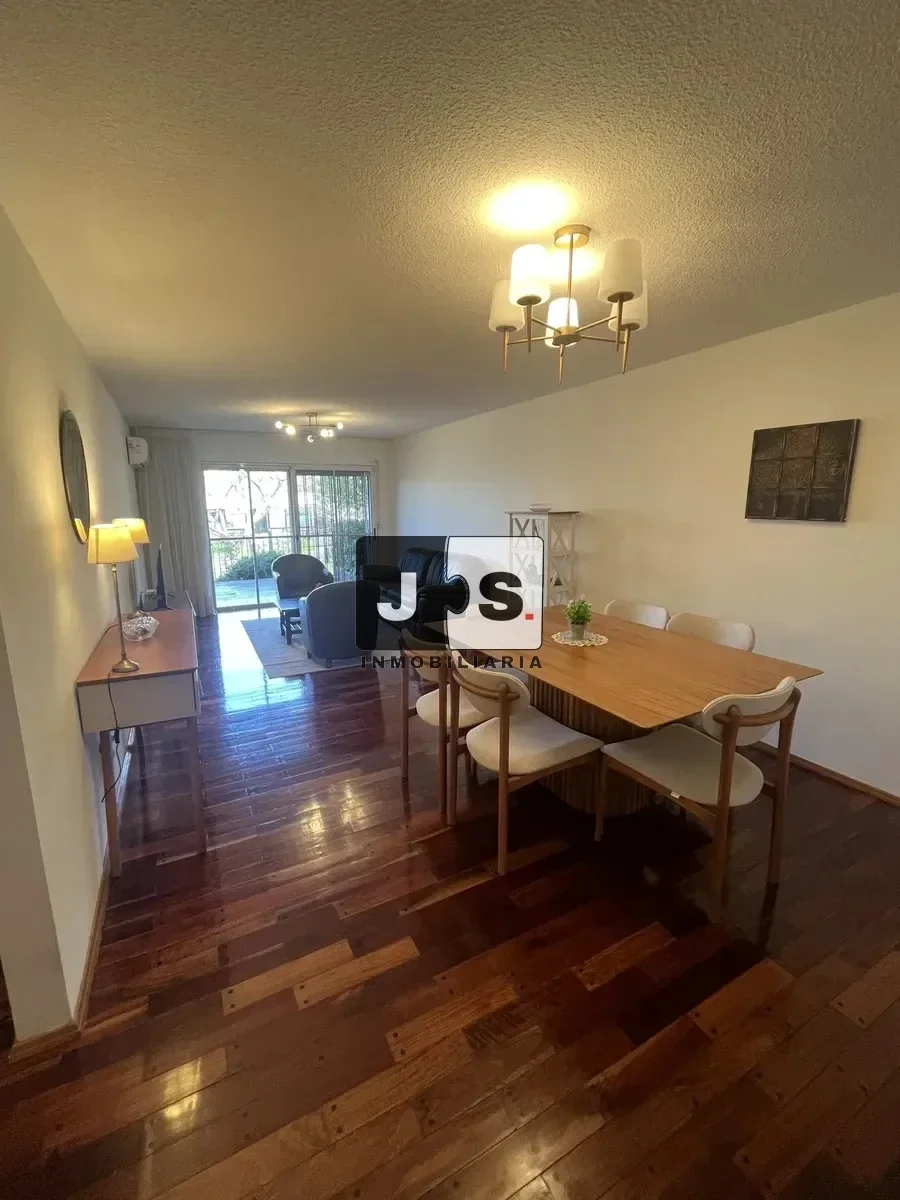 Alquiler de casa de 2 dormitorios en Carrasco c/cochera - Imagen 3