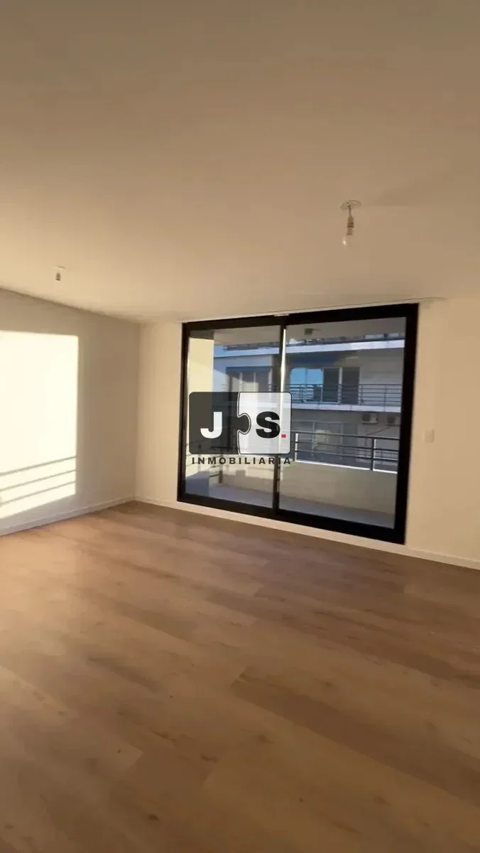 Apartamento en alquiler en Tres Cruces - Imagen 2