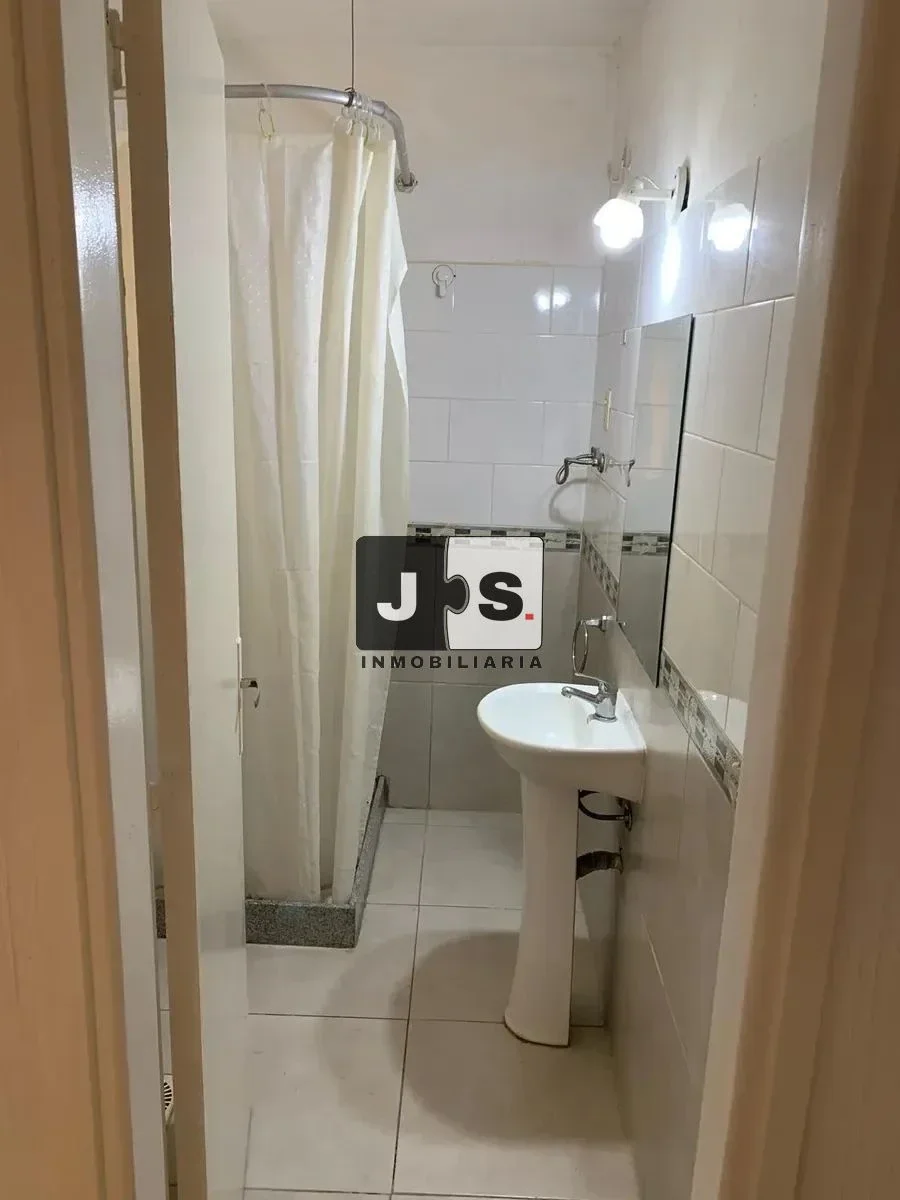 Alquilo Apartamento 1 dormitorio La Comercial - Imagen 5