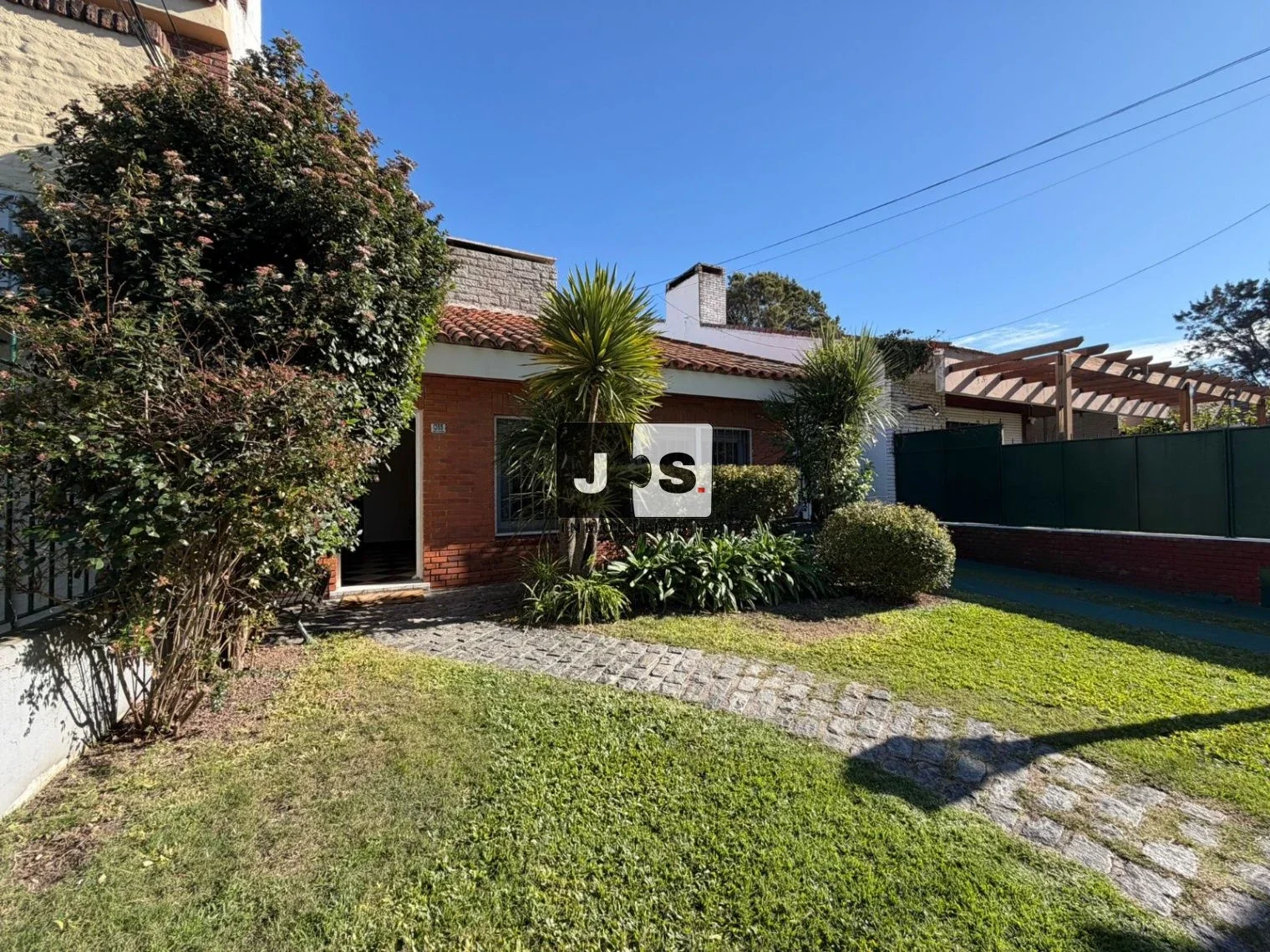 Casa en alquiler c/ cochera en Punta Gorda - Imagen 2