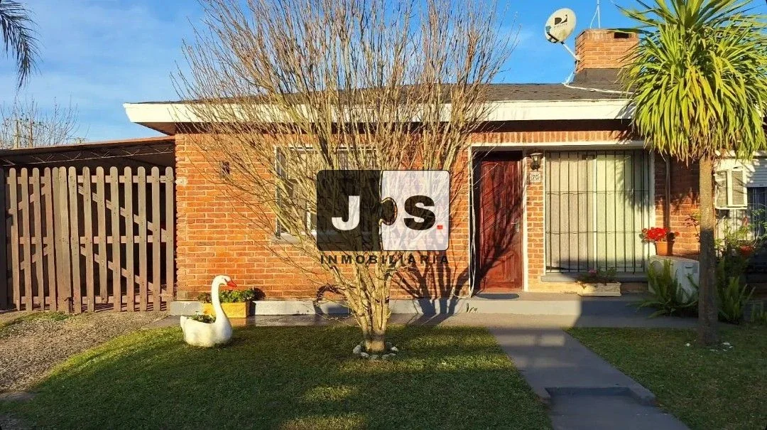 Casa en venta c/ cochera en Pando - Imagen 1