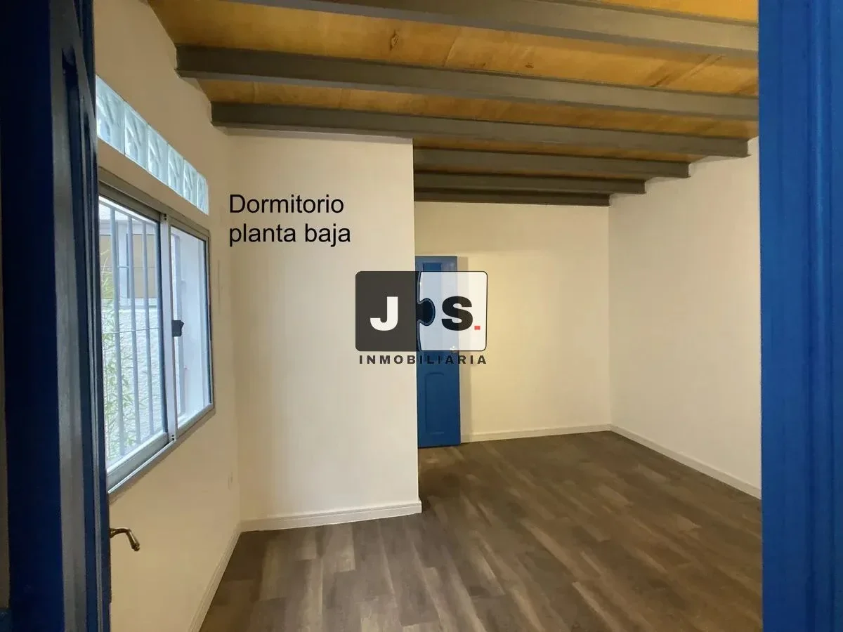 Alquilo Apartamento duplex 3 dormitorios 2 baños sin gastos comunes Tres Cruces - Imagen 5