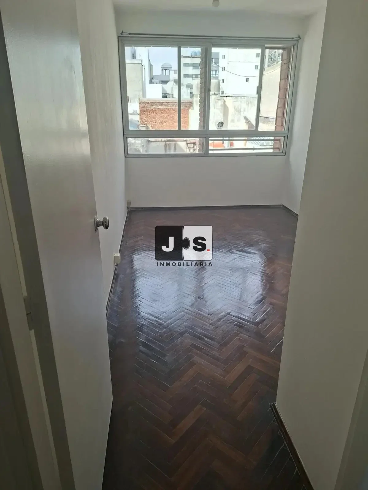 Alquiler apartamento un dormitorio en Ciudad vieja con cochera - Imagen 2