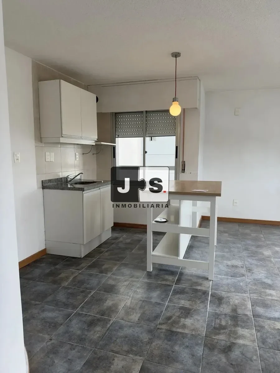 Alquilo Apartamento monoambiente Parque Rodó - Imagen 3