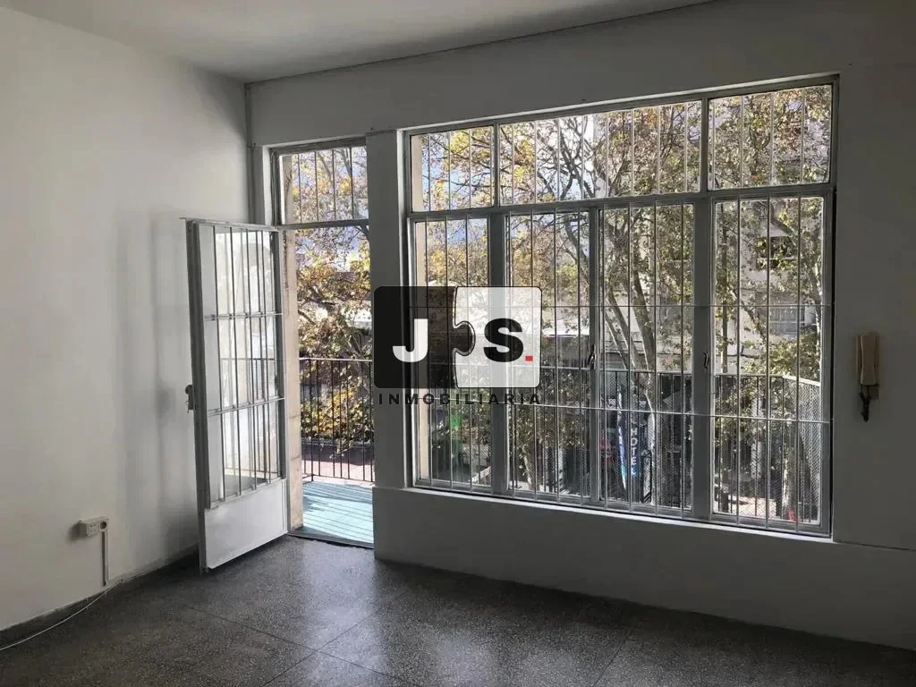 Alquilo apartamento 1 dormitorio c/ balcon Barrio Cordon - Imagen 1