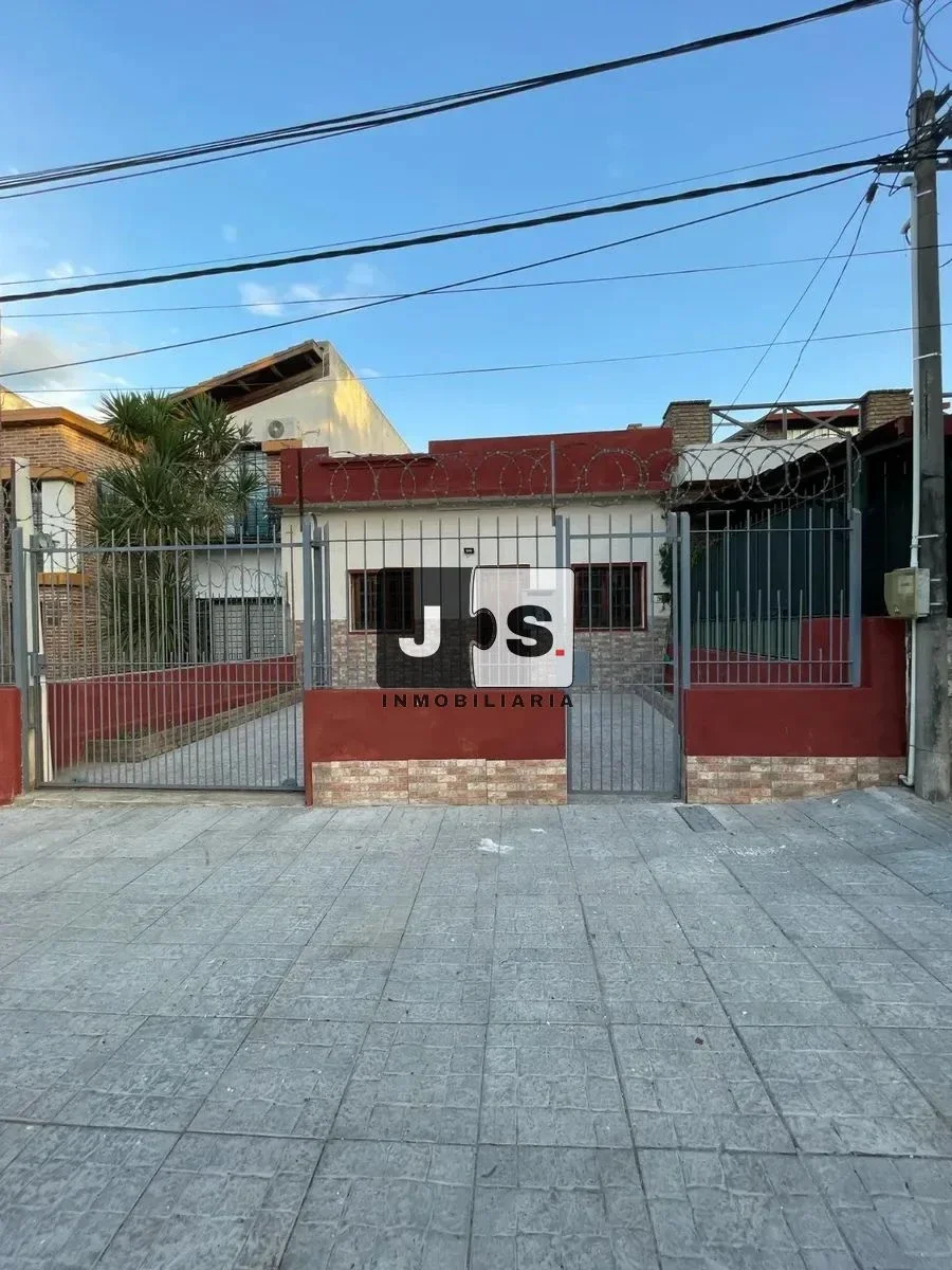 Alquilo Casa 2 dormitorios con patio y parrillero Buceo - Imagen 2