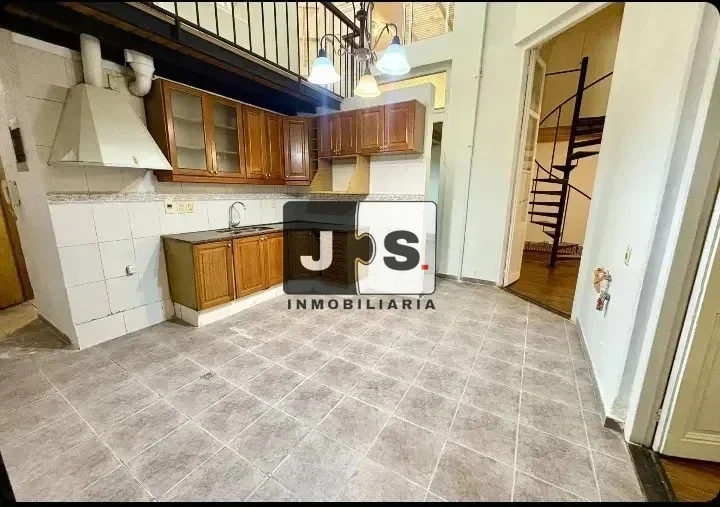 Alquilo casa 5 dormitorios sin gastos comunes Barrio Palermo - Imagen 1