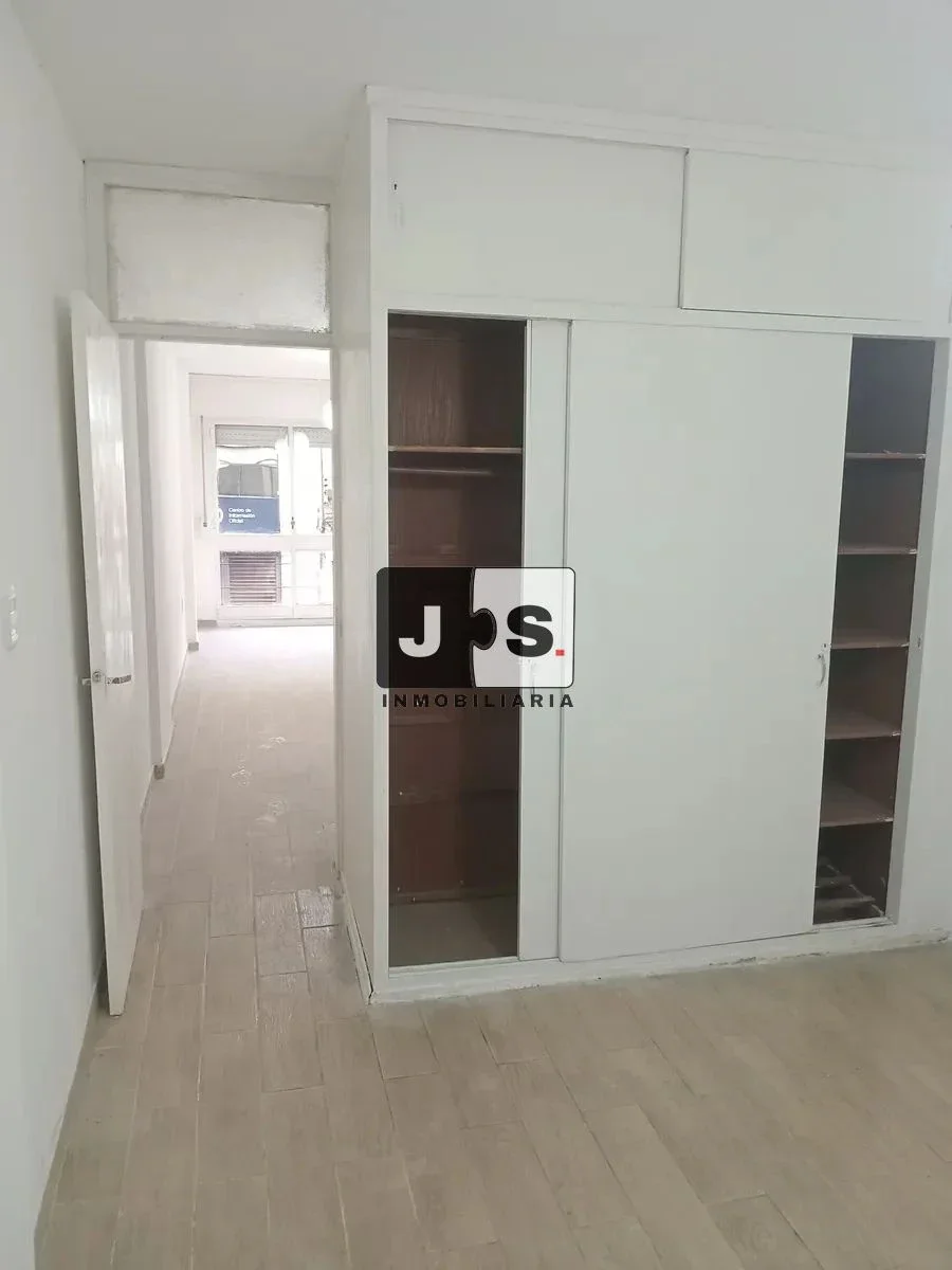 Alquilo Apartamento 1 dormitorio 2 baños Centro - Imagen 5