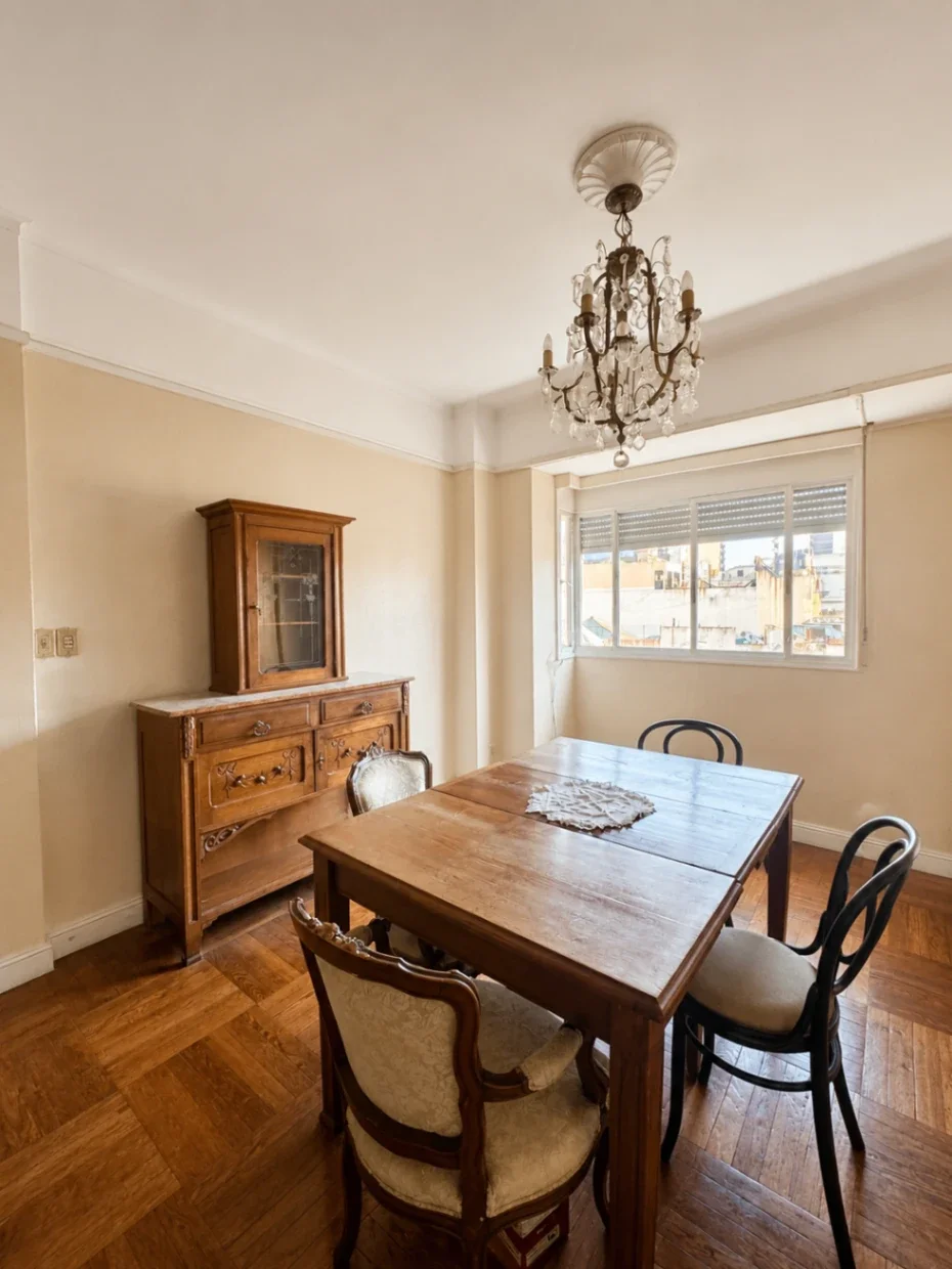 Apartamento en venta 2 dorm y serv. c/ garaje en Ciudad Vieja - Imagen 3
